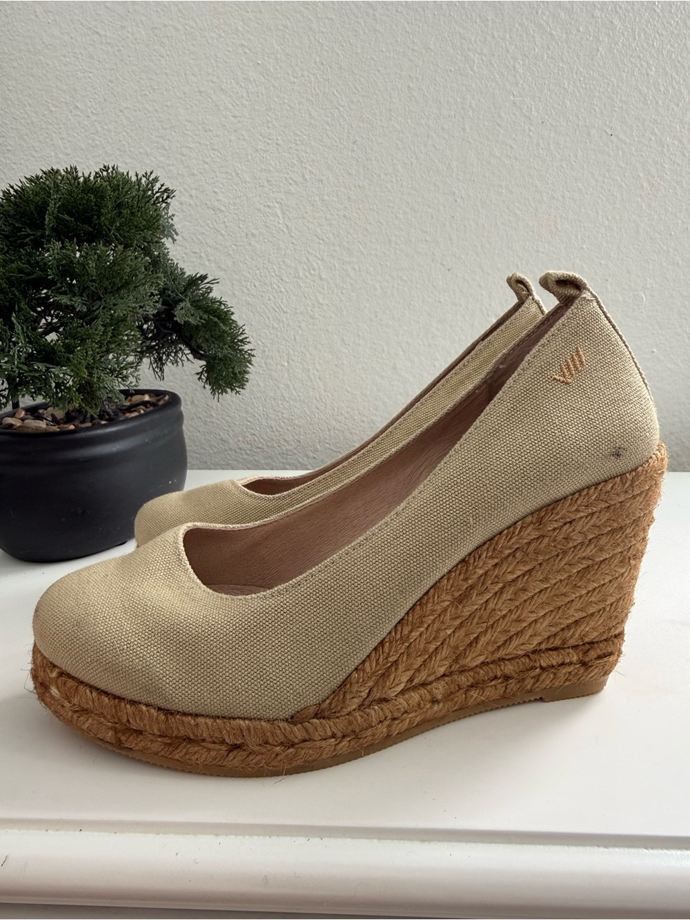 Viscata women size 7 Everyday Cream Espadrille Wedge — Women’s Slip-On Wedges - Picture 6 of 8